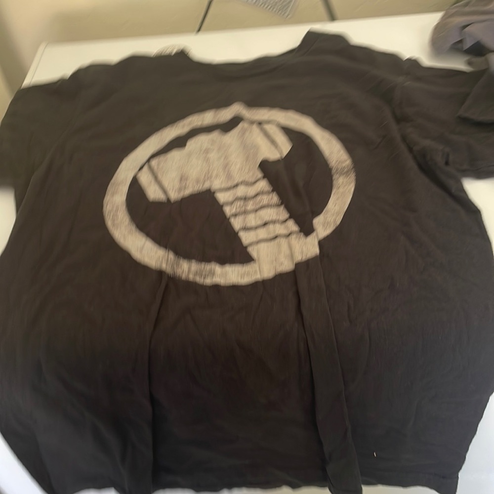 BlCk t shirt small mens